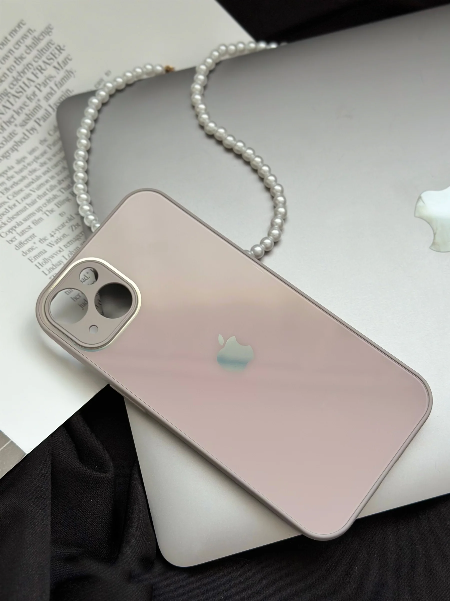 Бежевый меланж чехол на iPhone 13, со стеклянной панелью и защитой камеры