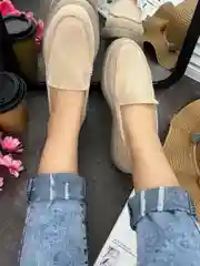 Бежевый меланж лоферы женские