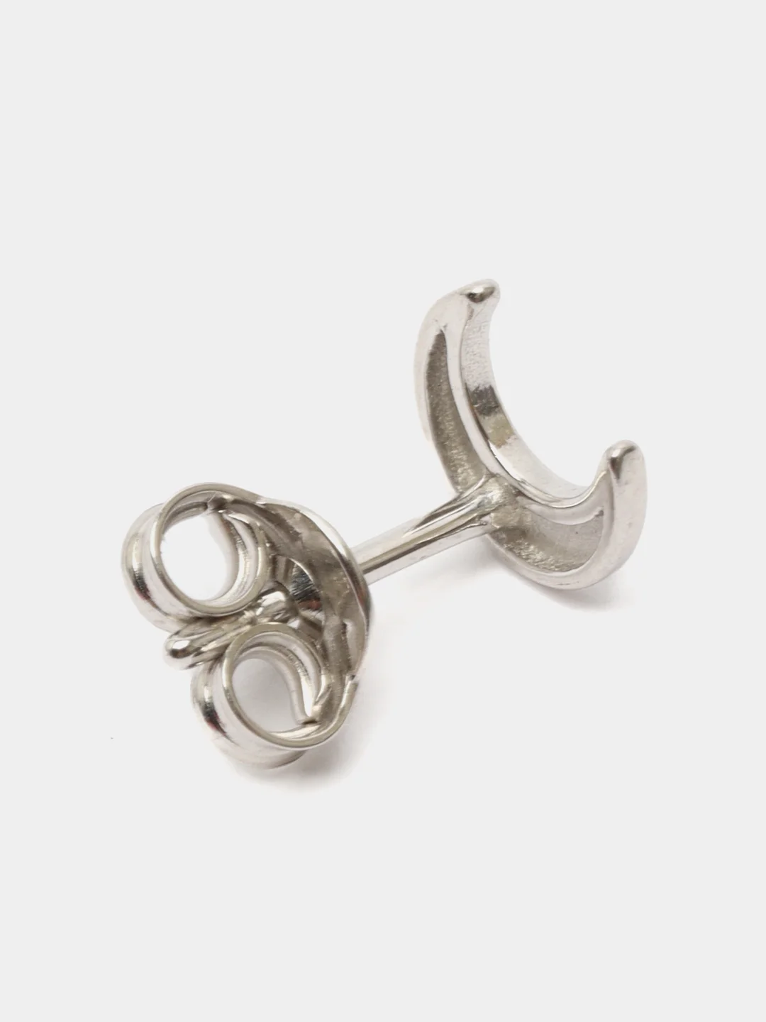 Белый моно-серьга из серебра , 1 штука