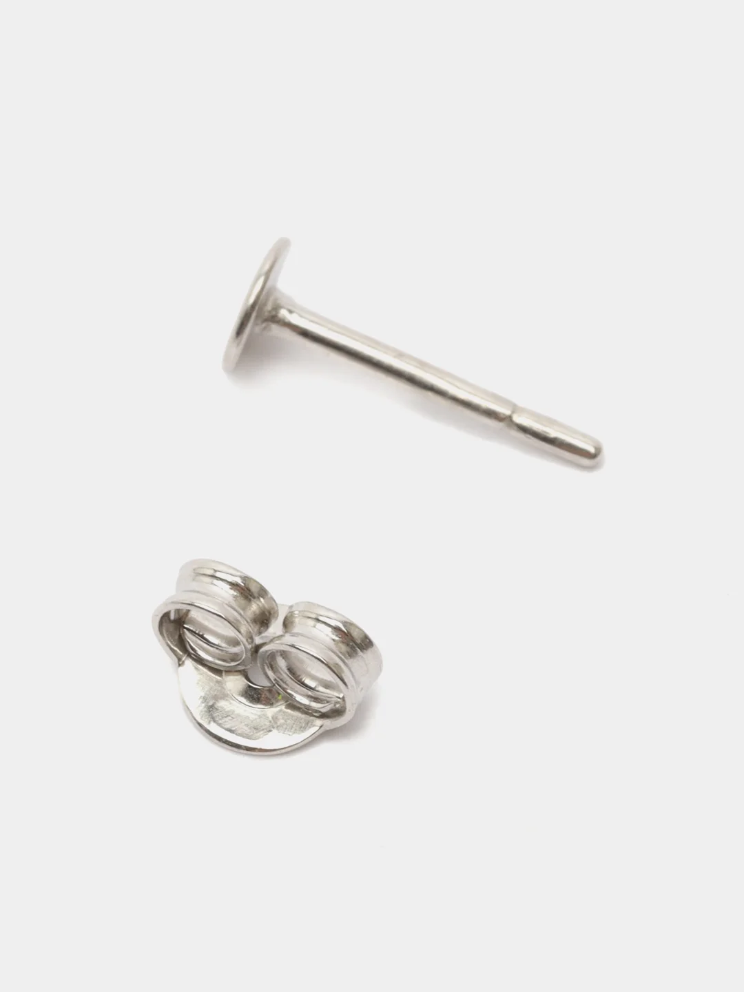 Серый моно-серьга из серебра , 1 штука
