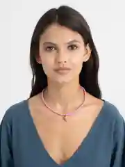 Бежевый чокер из халцедона с кулоном