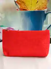 Красный косметичка женская