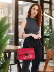 Красный сумка женская клатч, через плечо, с цепочкой, подходит для тетрадей