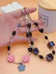 Фуксия брелок- подвес для сумки, подвес для сумки/рюкзака. Брелок из бусин
