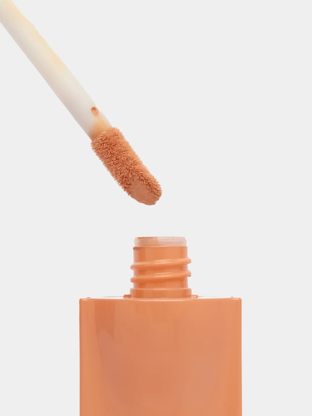 Бежевый консилер Kiss Beauty
