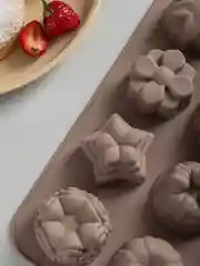 Форма для выпечки 12 ячеек, силиконовая, 33x25х3,5 см "Цветы"