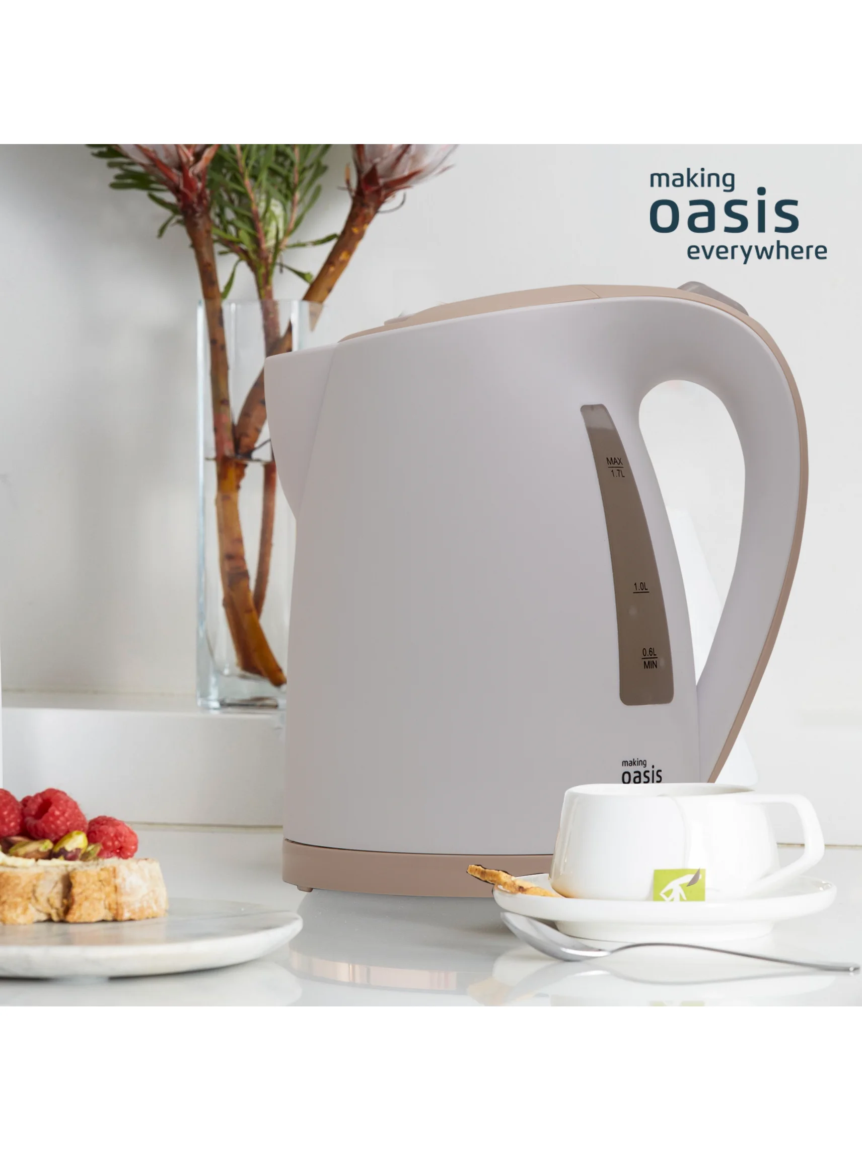 Белый электрический чайник making Oasis everywhere K-3PWI