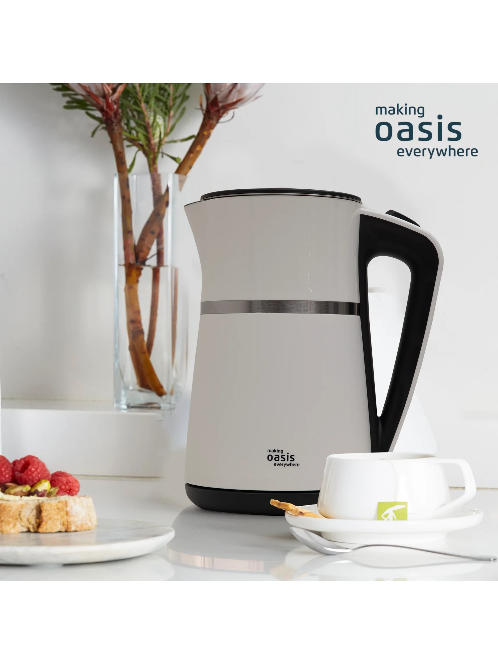 Белый электрический чайник making Oasis everywhere K-4SPW