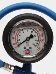 Пистолет для подкачки колес с манометром (с жидкостью)