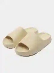 Молочный шлепанцы
