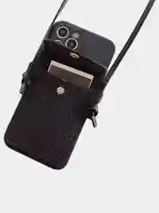 Черный чехол сумка для iPhone 11/12/13/14/15/Pro/Max/Plus на ремешке, с карманом для карт