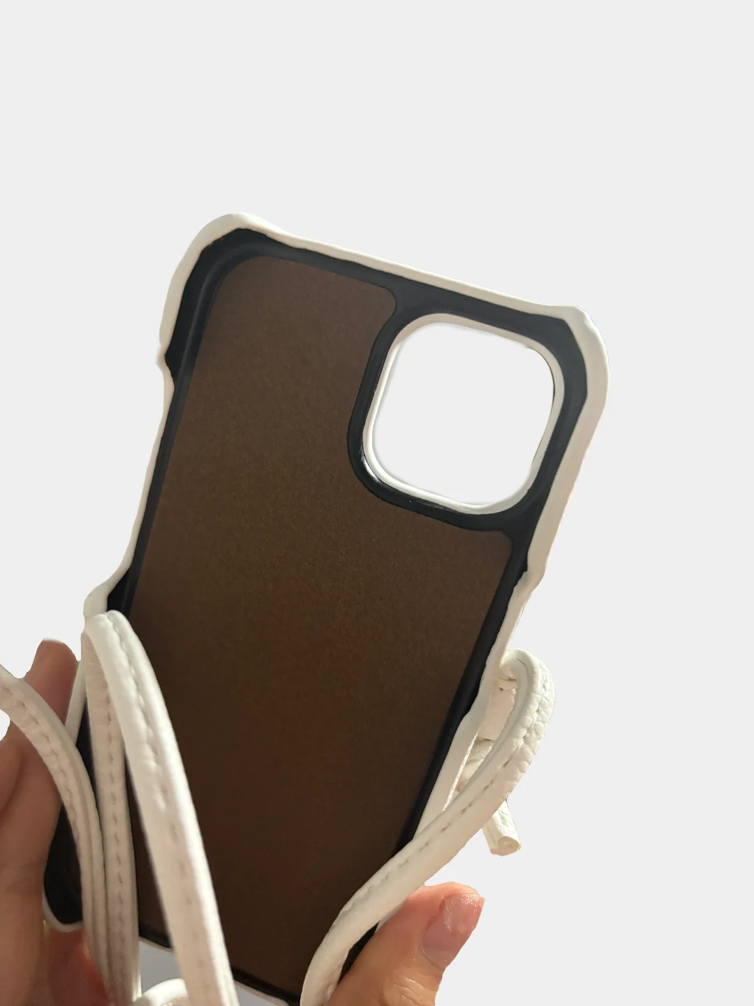 Белый чехол сумка для iPhone 11/12/13/14/15/Pro/Max/Plus на ремешке, с карманом для карт