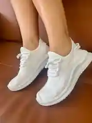 Кроссовки