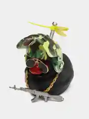 Зелёный хаки утка игрушка в машину, уточка в машину в шлеме с пропеллером в очках