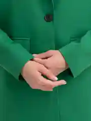 Зеленый костюм женский классический: пиджак и брюки палаццо