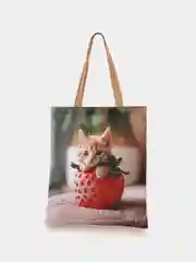 Сумка шоппер "Клубничный котик" 35*40см из плотной ткани с водонепроницаемой защитой