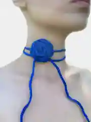 Синий чокер с розой/пионом