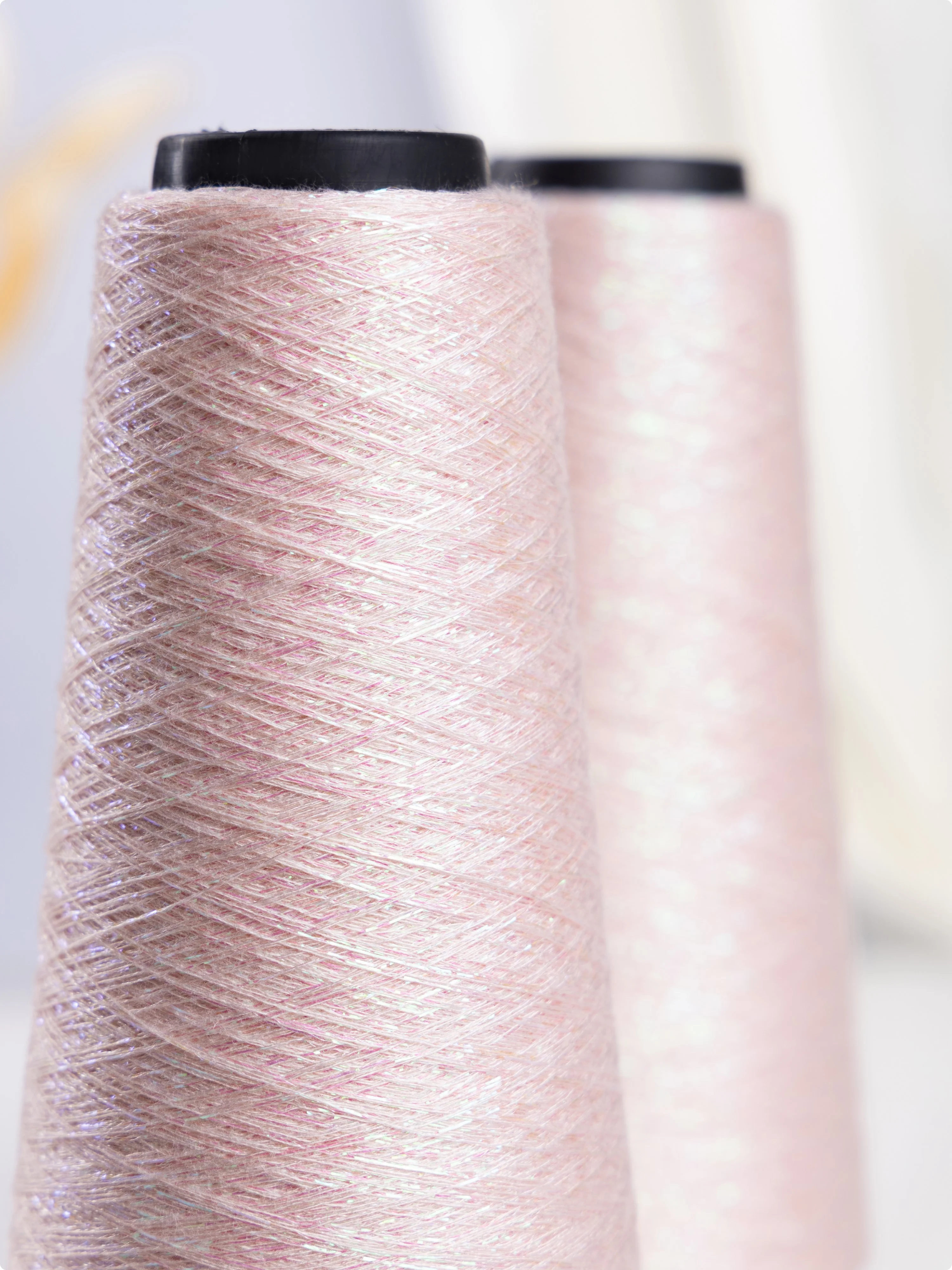 Конфетный пряжа с люрексом для вязания OnlyWe Alluring Shine 50 гр, 1500 метров