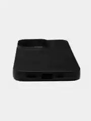Черный чехол для iPhone 13