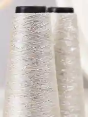 Слоновая кость пряжа с люрексом для вязания OnlyWe Alluring Shine 50 гр, 1500 метров