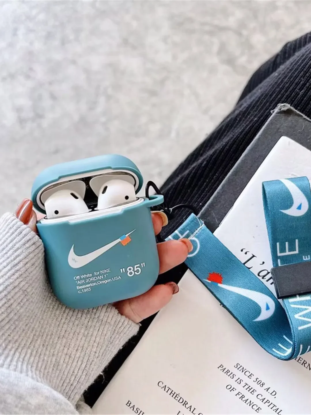 Черный чехол для наушников Apple AirPods 1 / Pro 2 / 3 силиконовый с принтом Nike sport (найк))