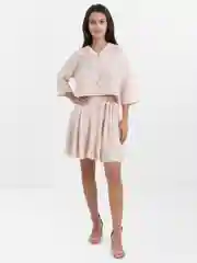 Бежевый костюм женский: рубашка и юбка