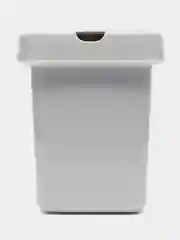 Белый контейнер для мусора
