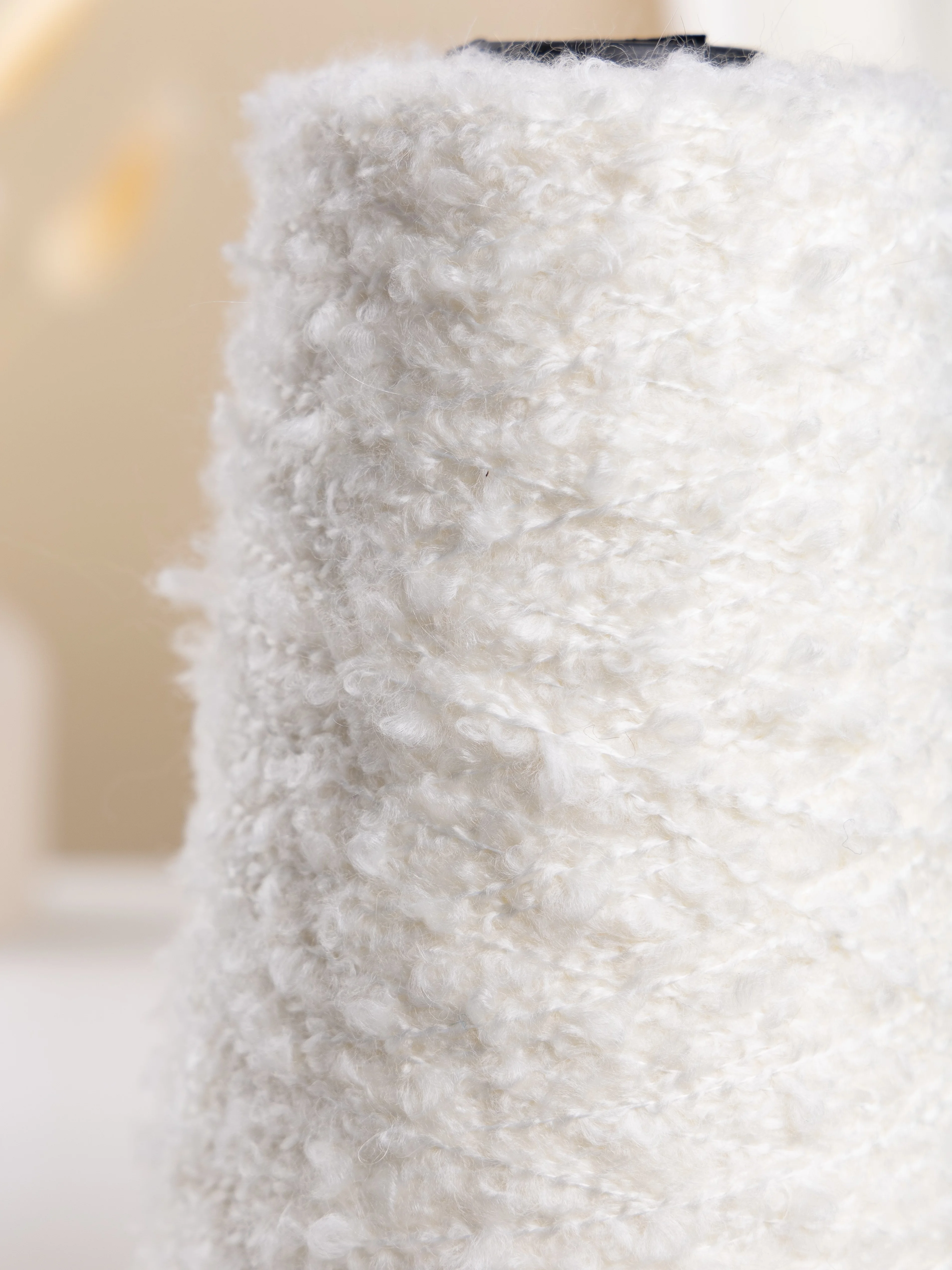 Молочный пряжа для вязания букле OnlyWe Organic Boucle, 200 гр / 700 м, шерсть и акрил, буклированая