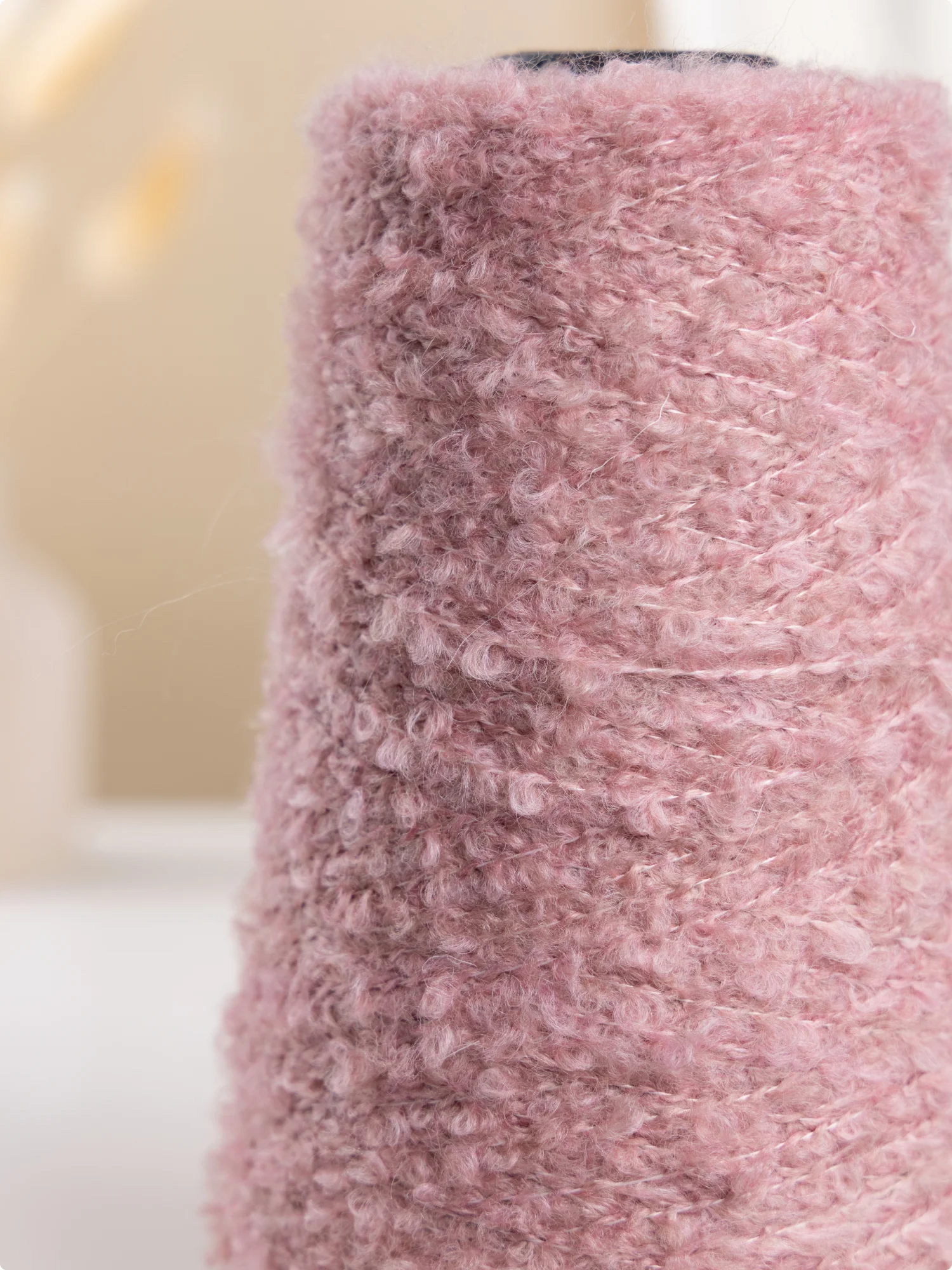 Розовый пряжа для вязания букле OnlyWe Organic Boucle, 200 гр / 700 м, шерсть и акрил, буклированая