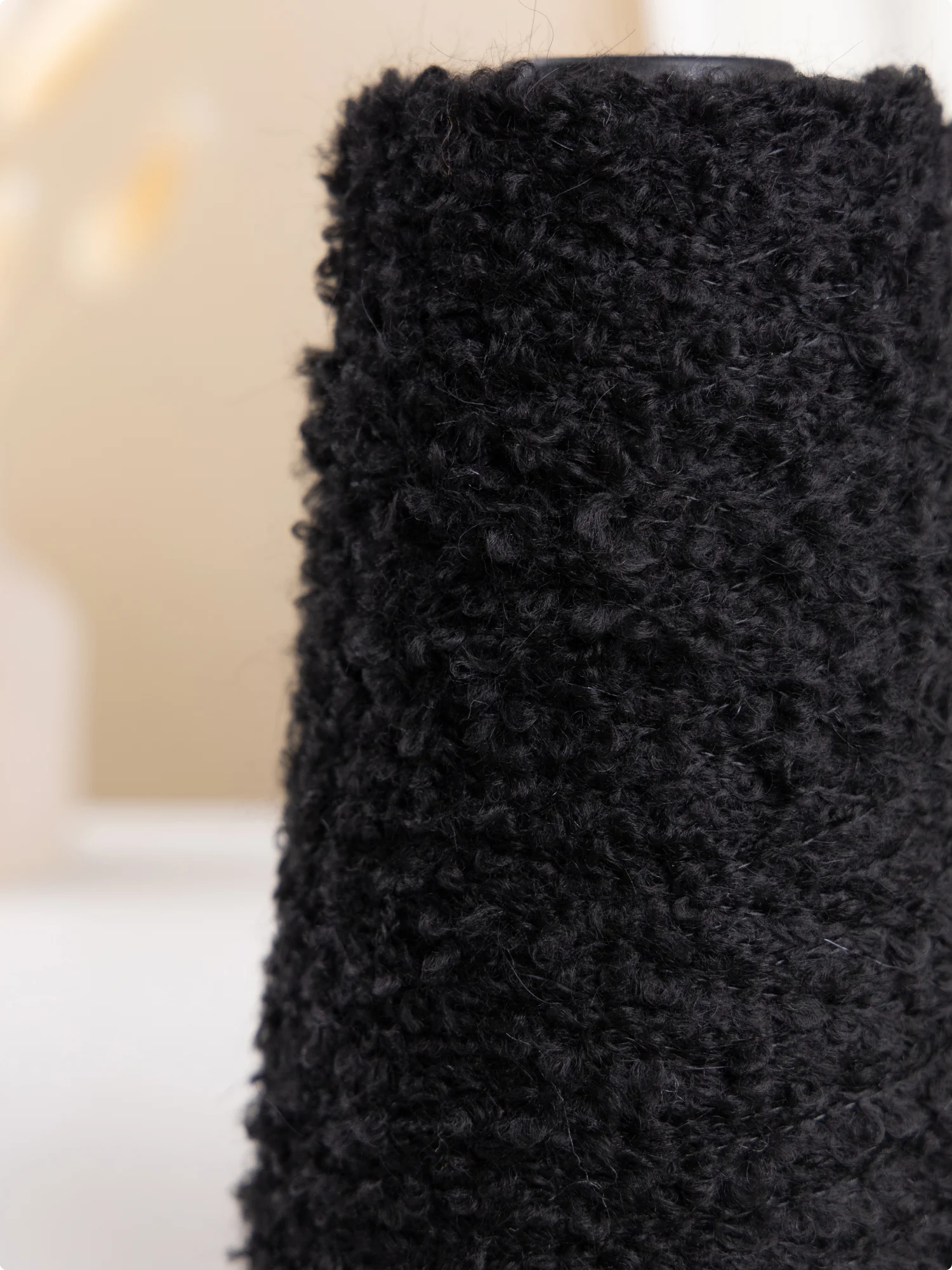 Черный пряжа для вязания букле OnlyWe Organic Boucle, 200 гр / 700 м, шерсть и акрил, буклированая