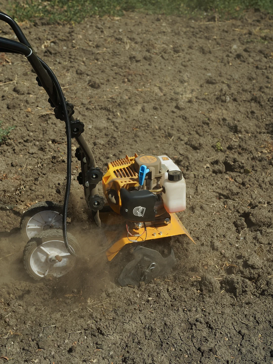 Культиватор бензиновый Partner for Garden МТ-520 2,3 л.с Ширина 300 мм, диаметр фрезы 240 мм