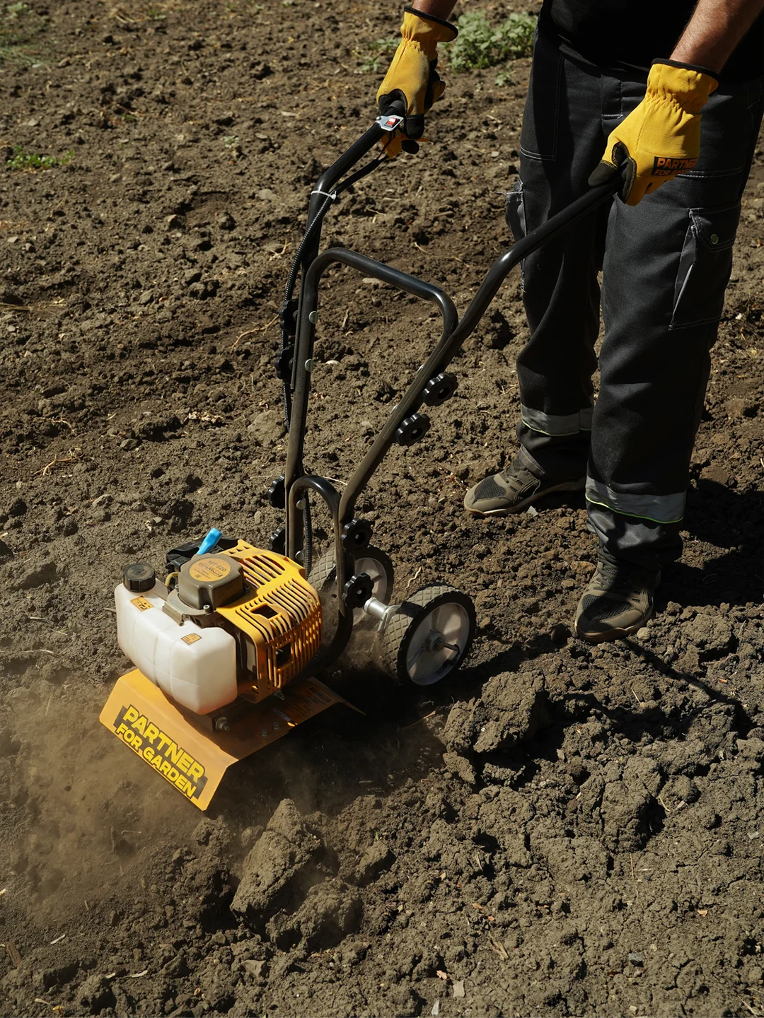 Культиватор бензиновый Partner for Garden МТ-520 2,3 л.с Ширина 300 мм, диаметр фрезы 240 мм