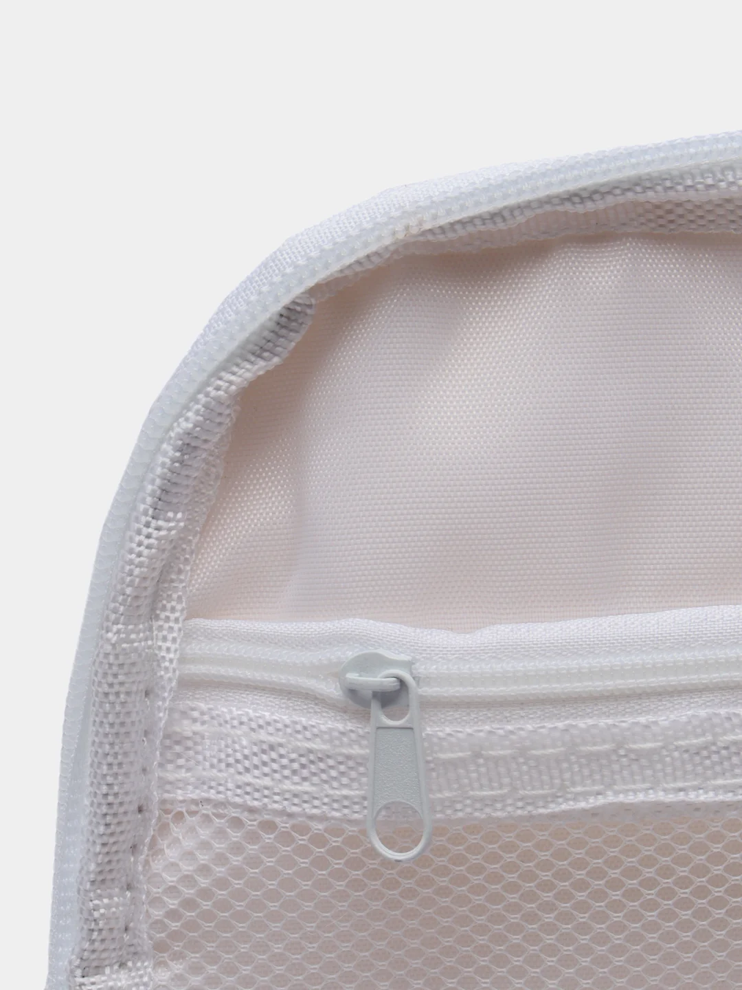 Косметичка женская Washbag белая