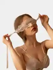 Белый эротическая кружевная маска-повязка