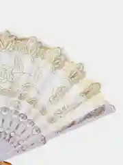 Молочный веер с кольцом