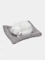 Белый спящий щенок, для машины