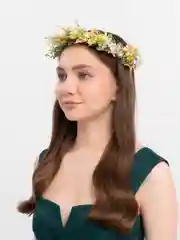 Белый венок на голову с цветами