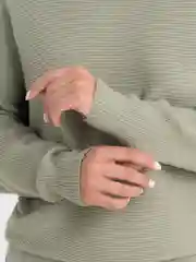 Мятный джемпер женский, летучая мышь