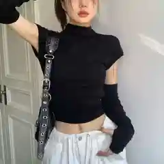 Черный футболка, укороченный топ с завязками на спине с накладными длинными рукавами