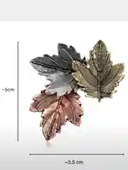 Желтый брошь кленовые листочки