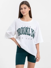 Женский спортивный костюм: футболка и велосипедки с принтом "BROOKLYN"