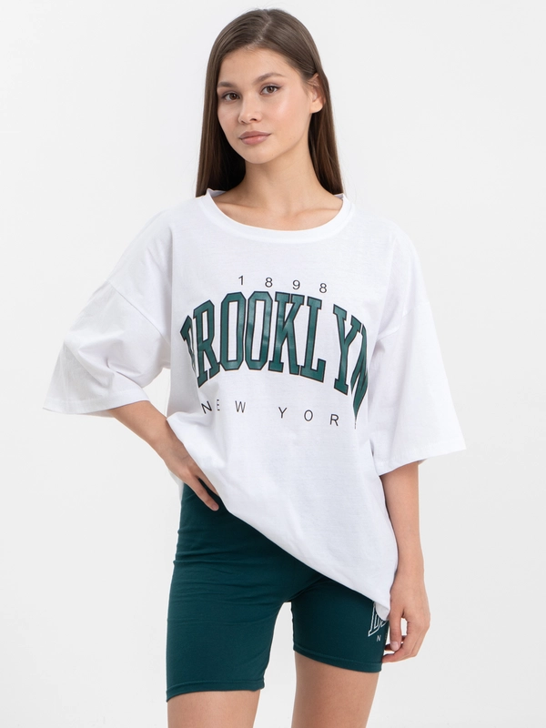 Женский спортивный костюм: футболка и велосипедки с принтом "BROOKLYN"