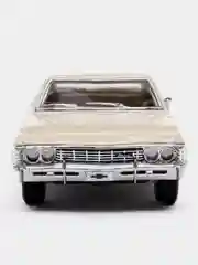 Бежевый машина металлическая Kinsmart Chevrolet Impala 1967. 1:43 KT5418D