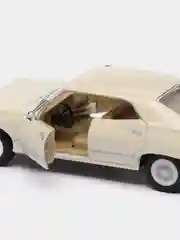 Бежевый машина металлическая Kinsmart Chevrolet Impala 1967. 1:43 KT5418D