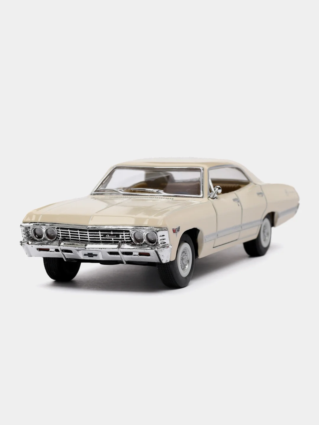 Бежевый машина металлическая Kinsmart Chevrolet Impala 1967. 1:43 KT5418D