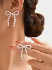 Белый серьги гвоздики из жемчуга на подарок