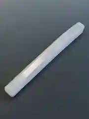 Белый футляр для зубной щетки из пластика