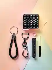Хром брелок для ключей с карабином и петличкой с номером телефона