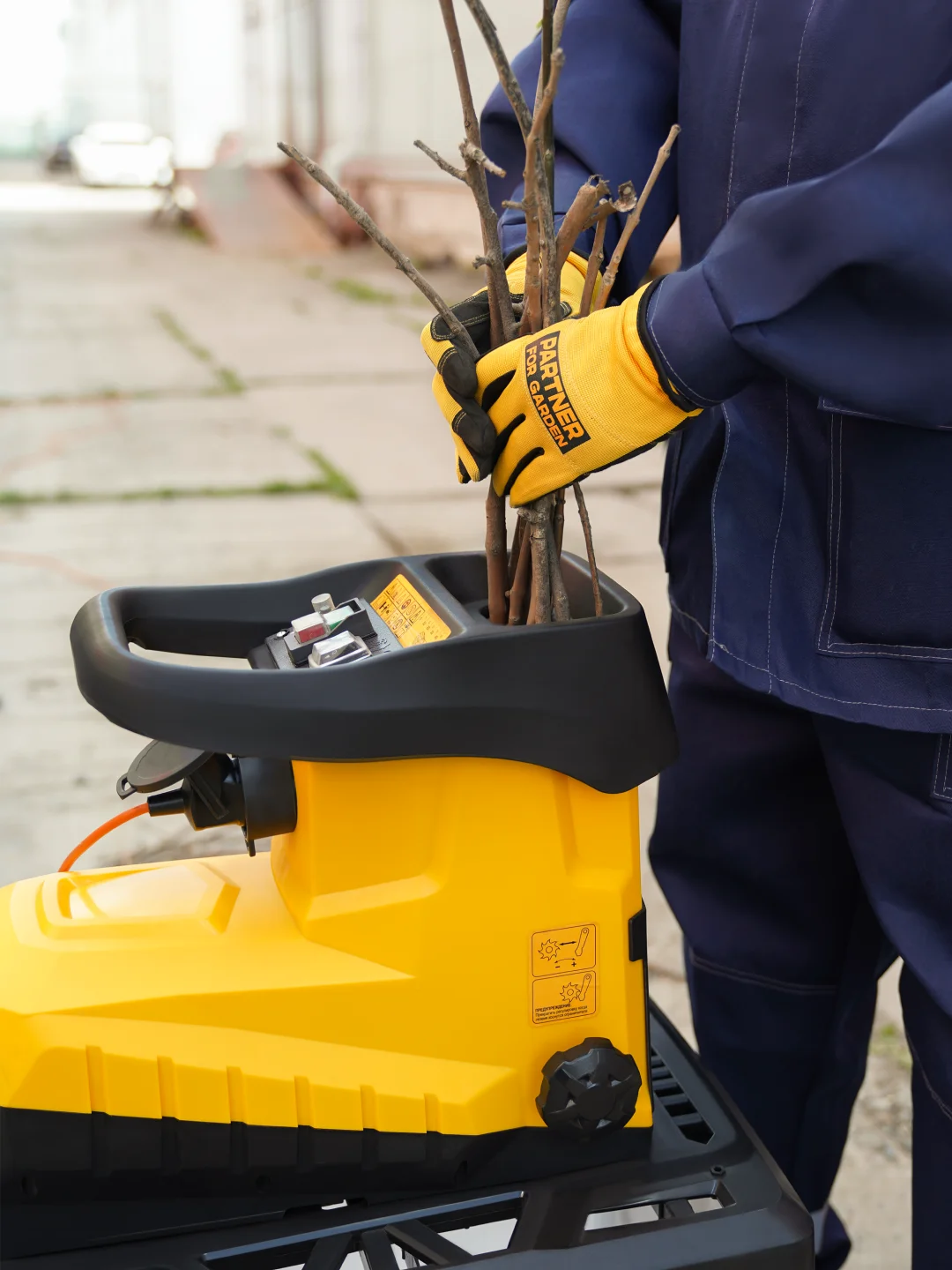 Садовый измельчитель электрический  Partner for Garden EGS 3000G (3 кВт, 4500 об/мин,60 л)