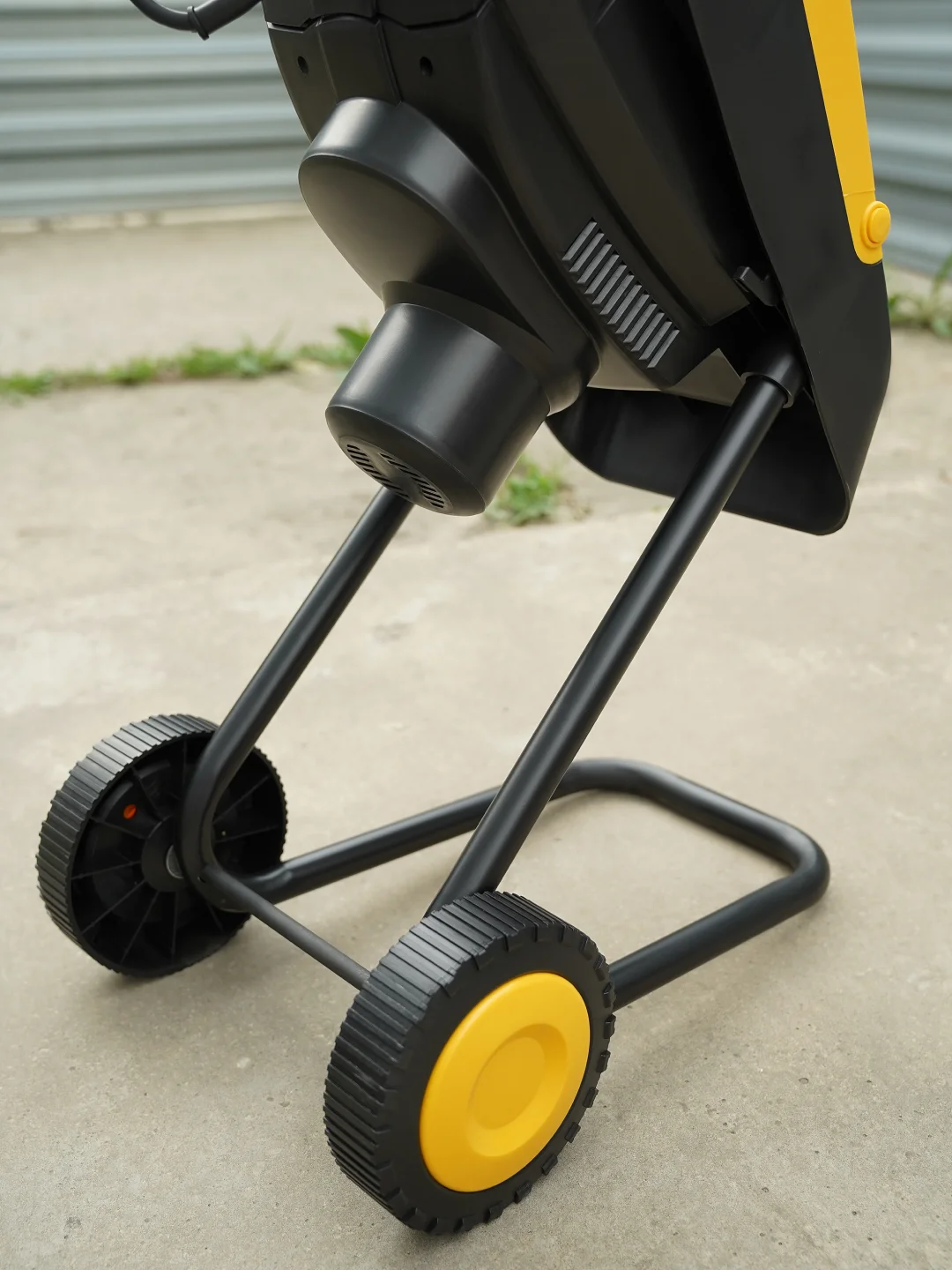 Садовый измельчитель электрический Partner for garden EGS 3000 3000 Вт, 45 мм, 4500 об/мин
